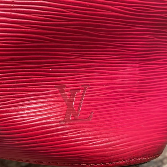 AUTHENTIC Louis Vuitton Epi Petit Noe Drawstring Shoulder Bag - Picture 5 of 12